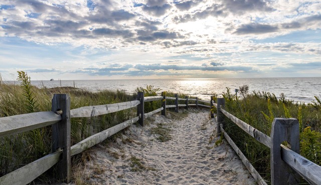 Pet-friendly Home Just One Block From The Delaware Bay