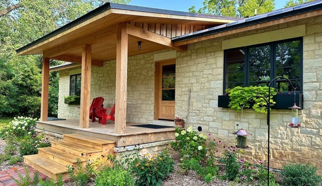 Picturesque Woodland Cottage