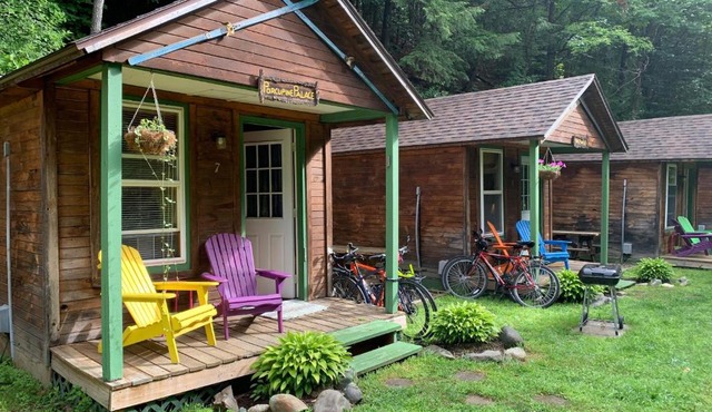 Pine Crest Motel & Cabins