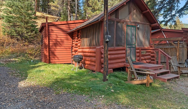 Pine Knot Cabin With Sleeping Porch