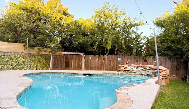 Pool House near Downtown Round Rock