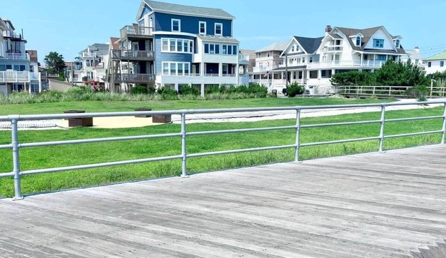 Premier Oceanfront Beach Pad – 9BR