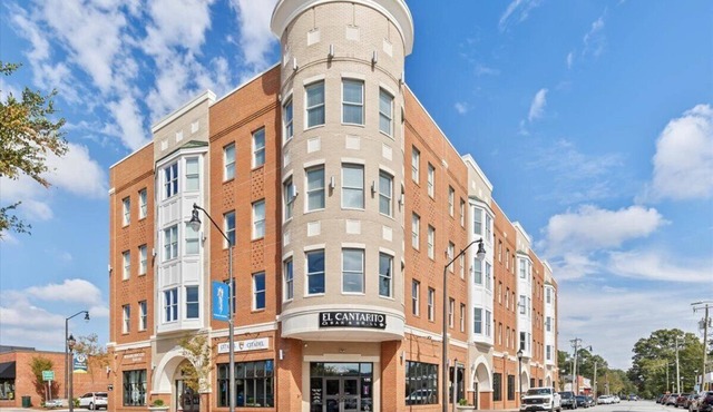 Prime Downtown Fuquay Condo - Walk to Dining & Breweries - Free Parking