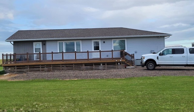 PRIME LOCATION- 6 Mile Bay nCentrally located for hunting/fishing.