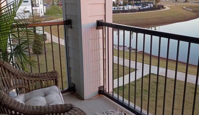Prime location, Luxury Views in Madison Airport