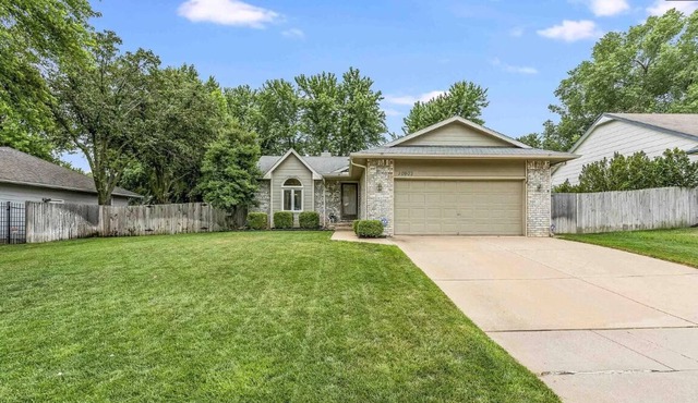 Private 2 bedroom 1 bath Living Space