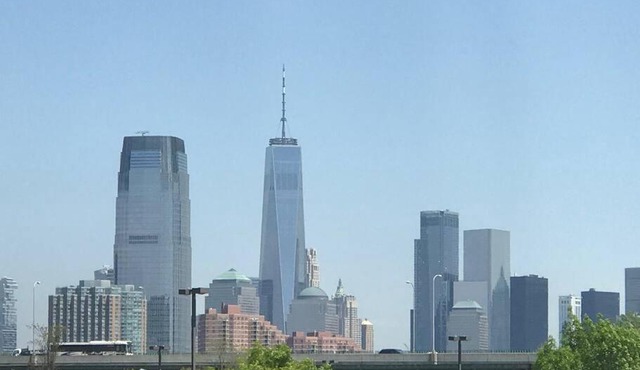 Private Apartment with NYC VIEWS right outside NYC