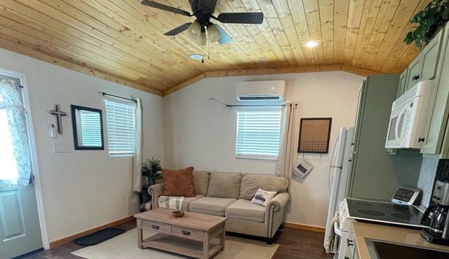 Private charming deluxe cabin on 12-acres