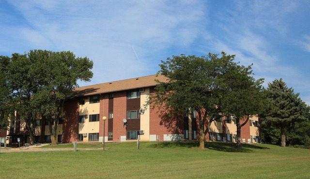 Private Furnished Apartment - Long & Short Stay in Lamberton MN