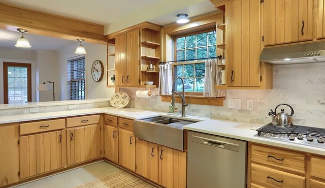 Private Hillside Retreat w/Hot Tub Near Gettysburg