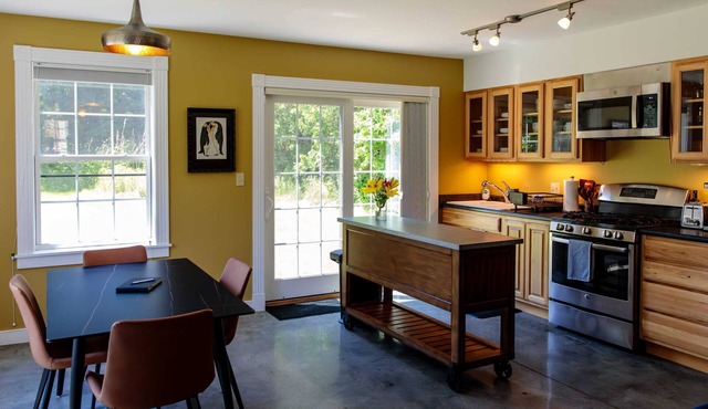 Private Modern Home w/Rooftop Deck, EV Charger