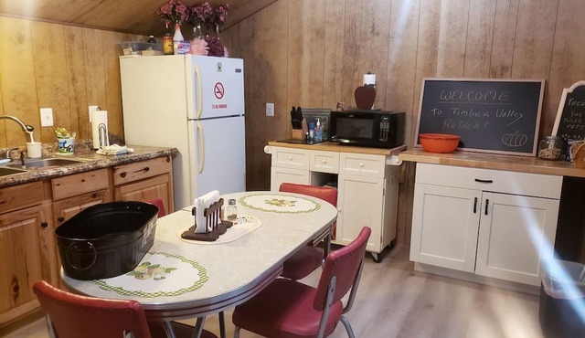 Private Pet-Friendly Cabins with Fire Pit for Nature Escapes in Clear Spring, Maryland, for Memorable Family Glamping Trips