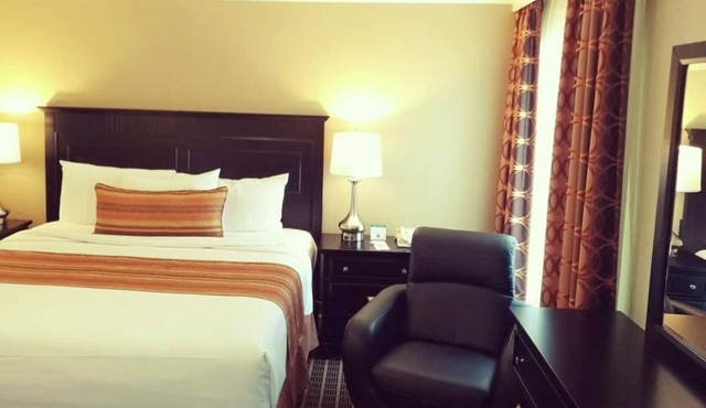 Private Studio with Gym at Wilshire Grand Hotel in West Orange
