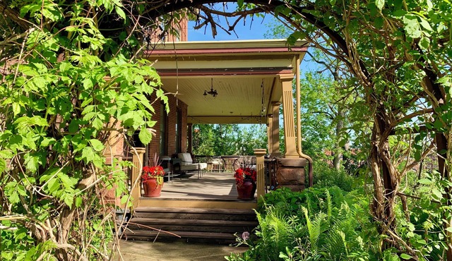 Quaint 6-bedroom mansion in charming Dubuque perfect for families