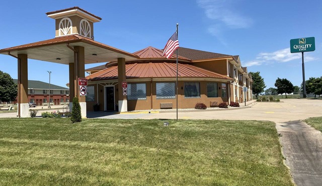 Quality Inn Morton at I-74