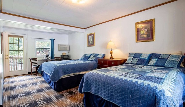 Queen Bed | Non-Smoking