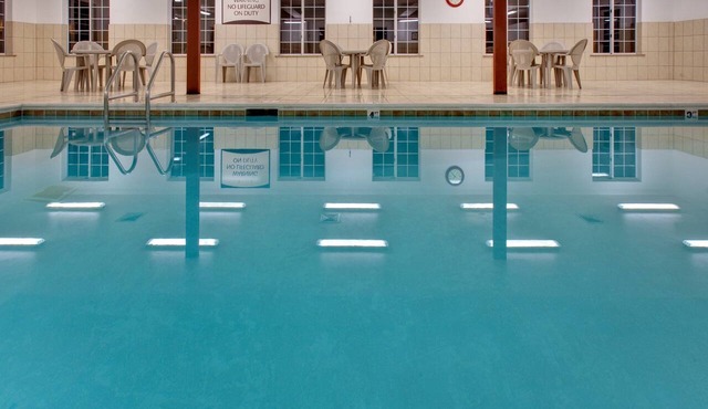 Queen Suite. Pool & Breakfast. Near Museum!
