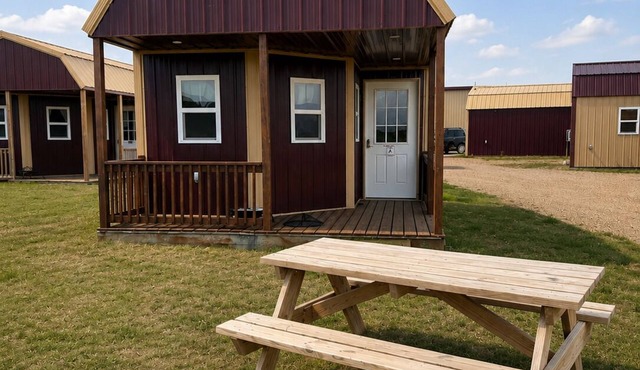 Quiet Cottage 2 Retreat with Loft, Full Kitchen & Scenic Views