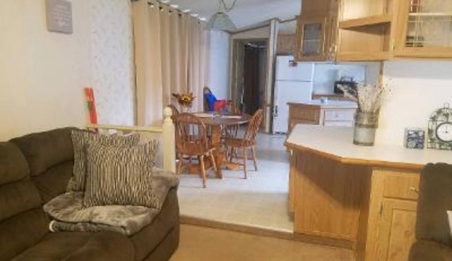 Quiet country home to fulfill your desire for relaxation and tranquility!