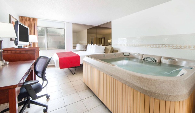 Ramada by Wyndham Enid