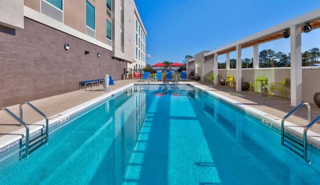 Rare Find! 2 Units w/FREE Breakfast, Outdoor Pool, Close to Wrightsville Beach!