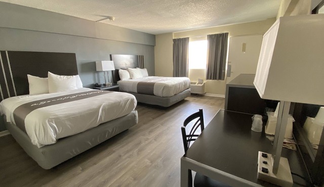 Red Carpet Inn & Suites