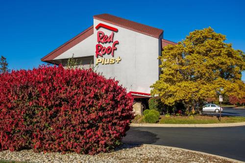 Red Roof Inn PLUS Chicago - Hoffman Estates