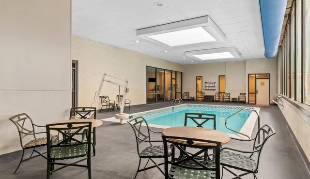 Refreshed Space | Deluxe 2 Room King Suite Near Scenic Cheyenne Botanic Gardens