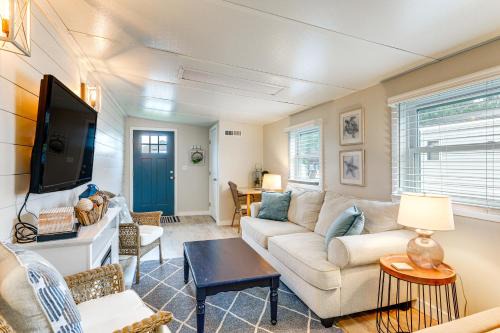 Relaxing Family Getaway, Quiet Area Mins from OC