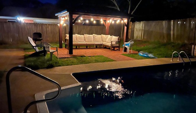 Relaxing Oasis with Pool Gazebo in Family-Friendly Neighborhood