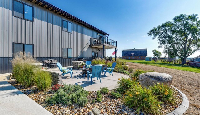 River Views & Rural Charm: Springfield Retreat in Springfield