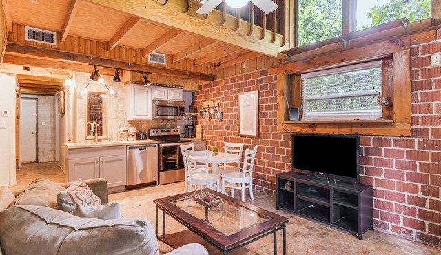 Riverfront Angler's Cabin in Fairhope w/Deck!