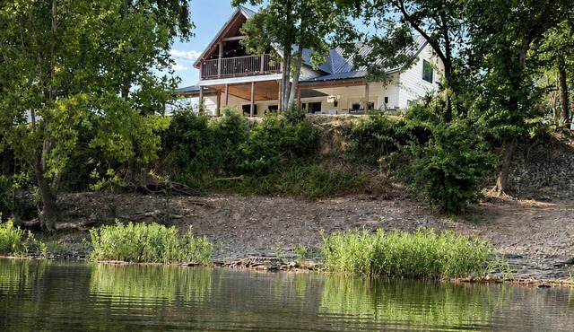 Riverfront Cabin in Broken Bow with Swim Beach, Zipline, Hot Tub - Sleeps 14 in Broken Bow