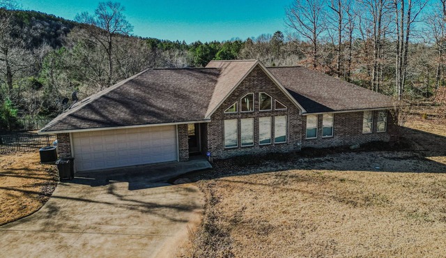 RIVERFRONT HOUSE ON THE LITTLE MISSOURI RIVER! LAKE GREESON & DIAMOND MINE!