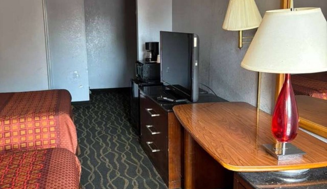 Riverfront Inn in Lemoyne