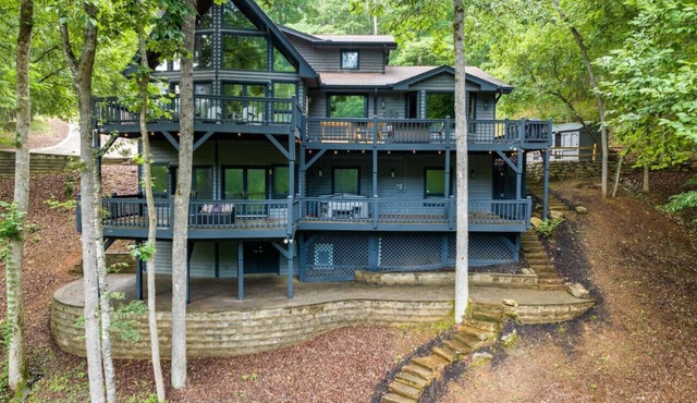 Riverview Retreat - Hot Tub - River Front