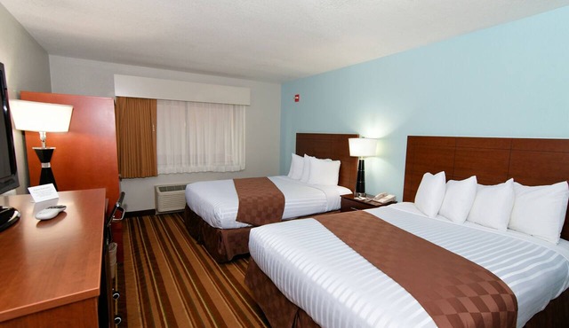 Rock Island Inn & Suites Marshalltown