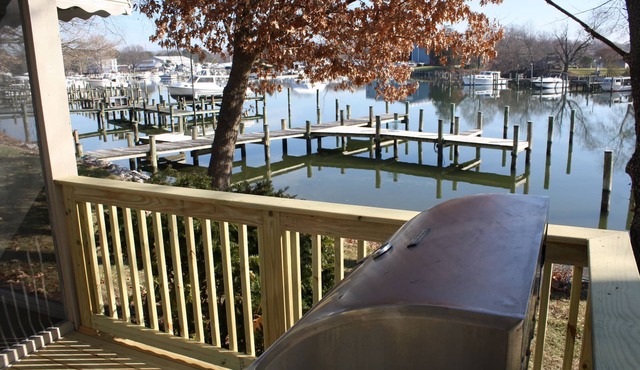 Rockhold Creek Cottage, Water Front, Vacation Home, Docks