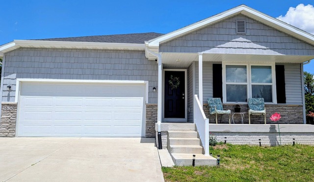 Roomy & modern, with all the comforts of home in a perfect location!
