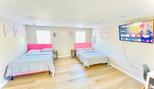Rosa 2Bed Apartment by CityLux - 10 mins Airport