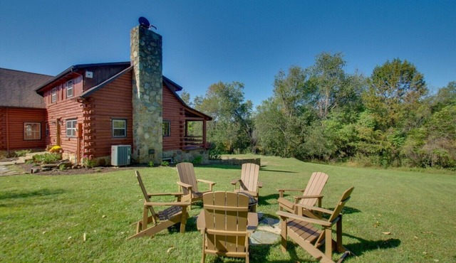 Rustic Log Cabin on 3 Acres w Fire Pit