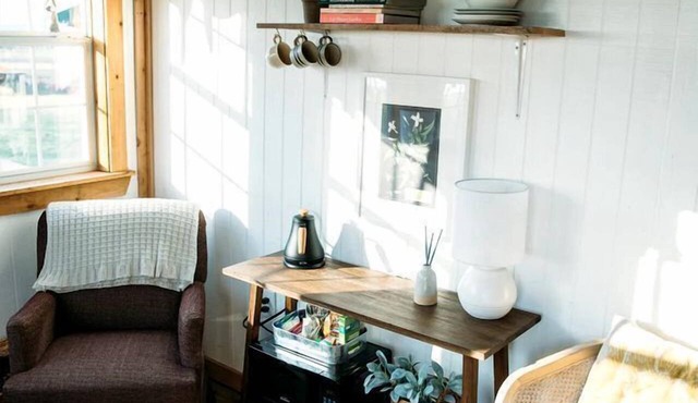 Rustic Tiny House Rental for Weekend Getaways from Dallas in Ferris