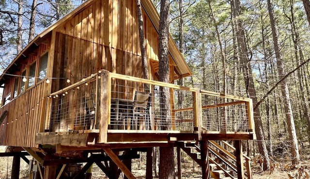 Rustic Tree House Nestled in the Heart of Ouachita National Forest, Arkansas
