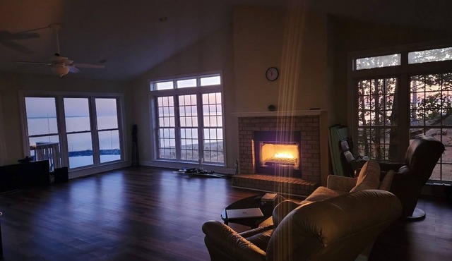 Sandy beachfront house perfect for water sports and breathtaking views
