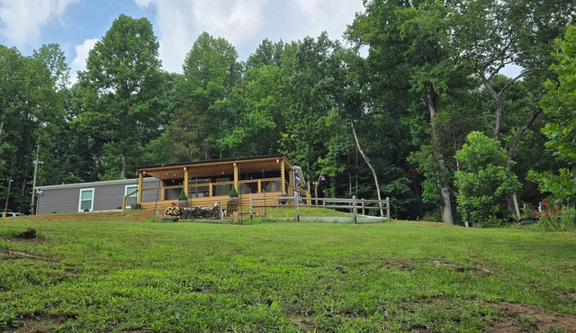 Scenic Greenback-New peaceful Country House near Maryville/Airport/Smoky Mtns.
