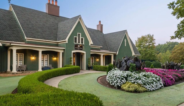 Scenic Resort with Outdoor Adventures, Spa, and Outdoor Pool!