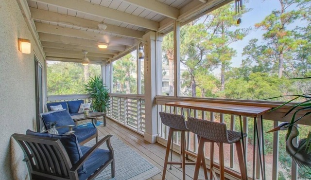 Seabrook Exclusives | 2001 Marsh Walk