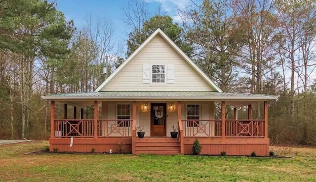 Secluded Cabin Bliss Just Minutes from Lake Guntersville
