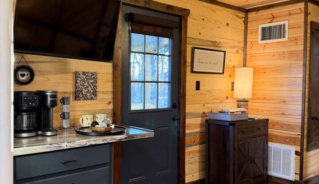 Secluded Pine Cabin - Cozy & Peaceful Getaway in Broken Bow