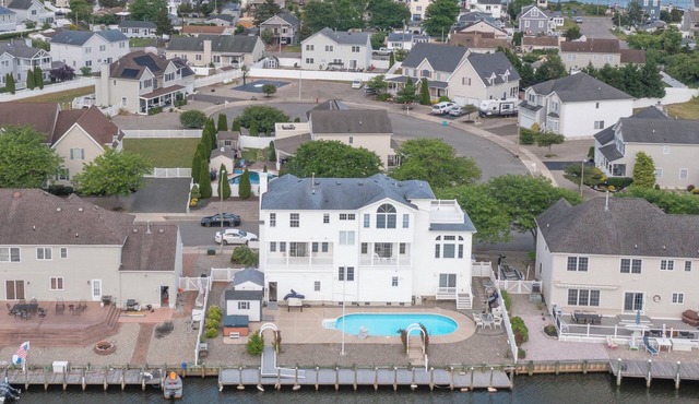 Serene 3-bedroom villa 3600 sq feet perfect for relaxing stays in Lacey Township